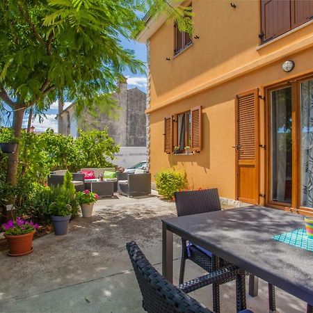 Apartman Madlen Cres Exterior foto